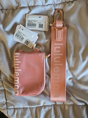 Lululemon Clippable Card Pouch And Neverlost Keychain Set